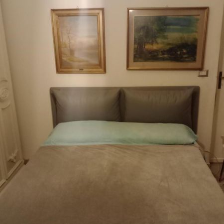 Appartement Casa - House Xavier Una Casa Famigliare , Dame Entra Solo Chi A Un Bel Cuore , Non'E Il L'Intero Alloggio Solo Stanze E Bagno à Turin Extérieur photo