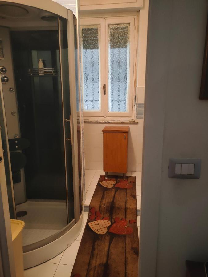 Appartement Casa - House Xavier Una Casa Famigliare , Dame Entra Solo Chi A Un Bel Cuore , Non'E Il L'Intero Alloggio Solo Stanze E Bagno à Turin Extérieur photo